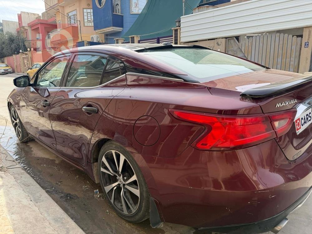 نيسان ماكسيما